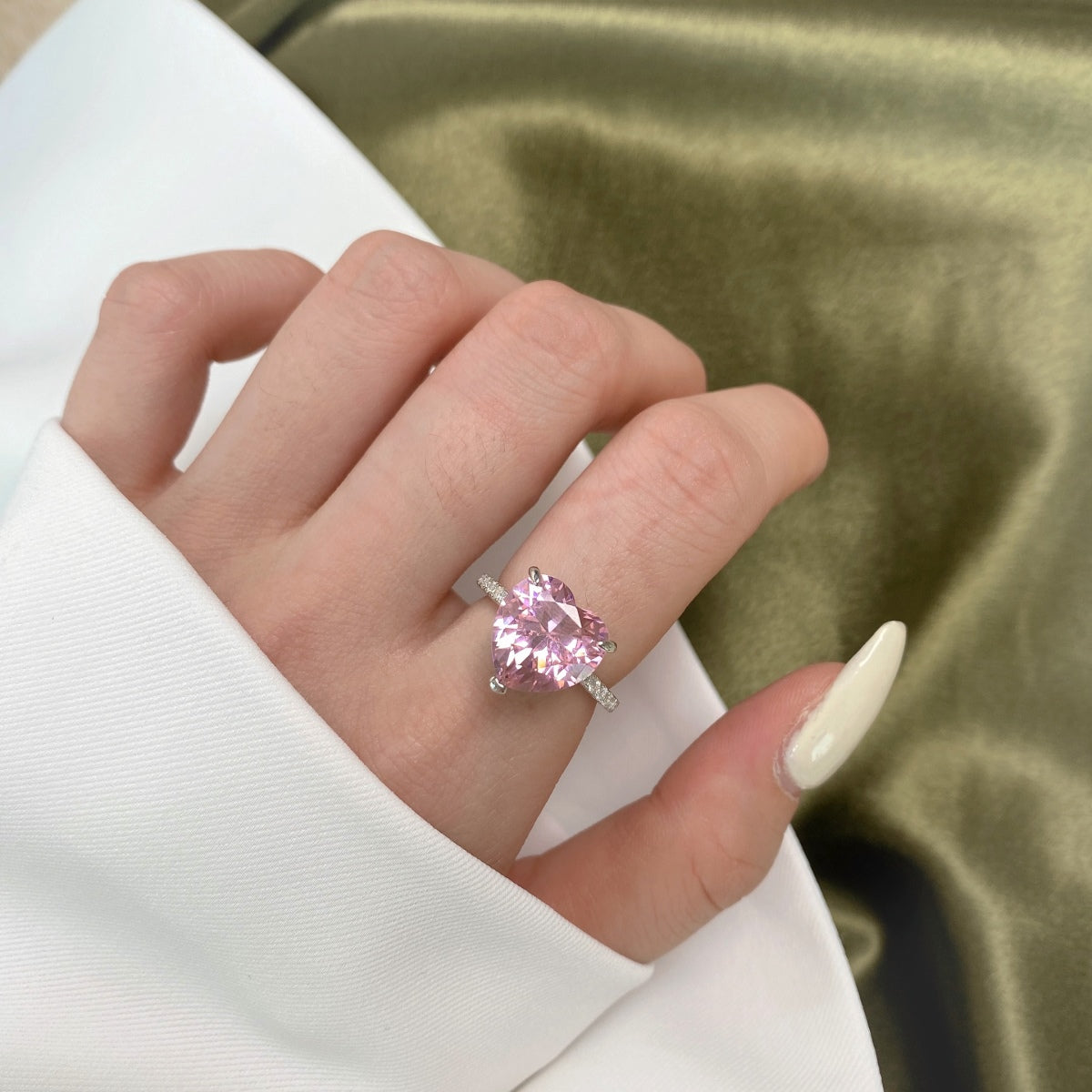 [Regalia jewelry]6.0 Carat Luxurious Sparkling Romantic Heart Cut Lover Ring