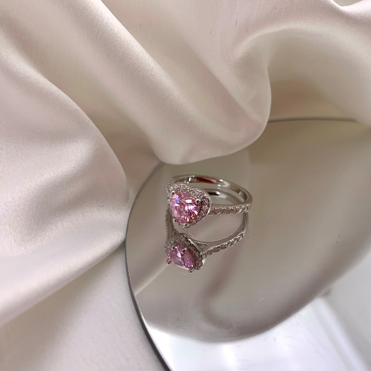[Regalia jewelry]Eternity Splashy Romantic Heart Shape Lover Ring