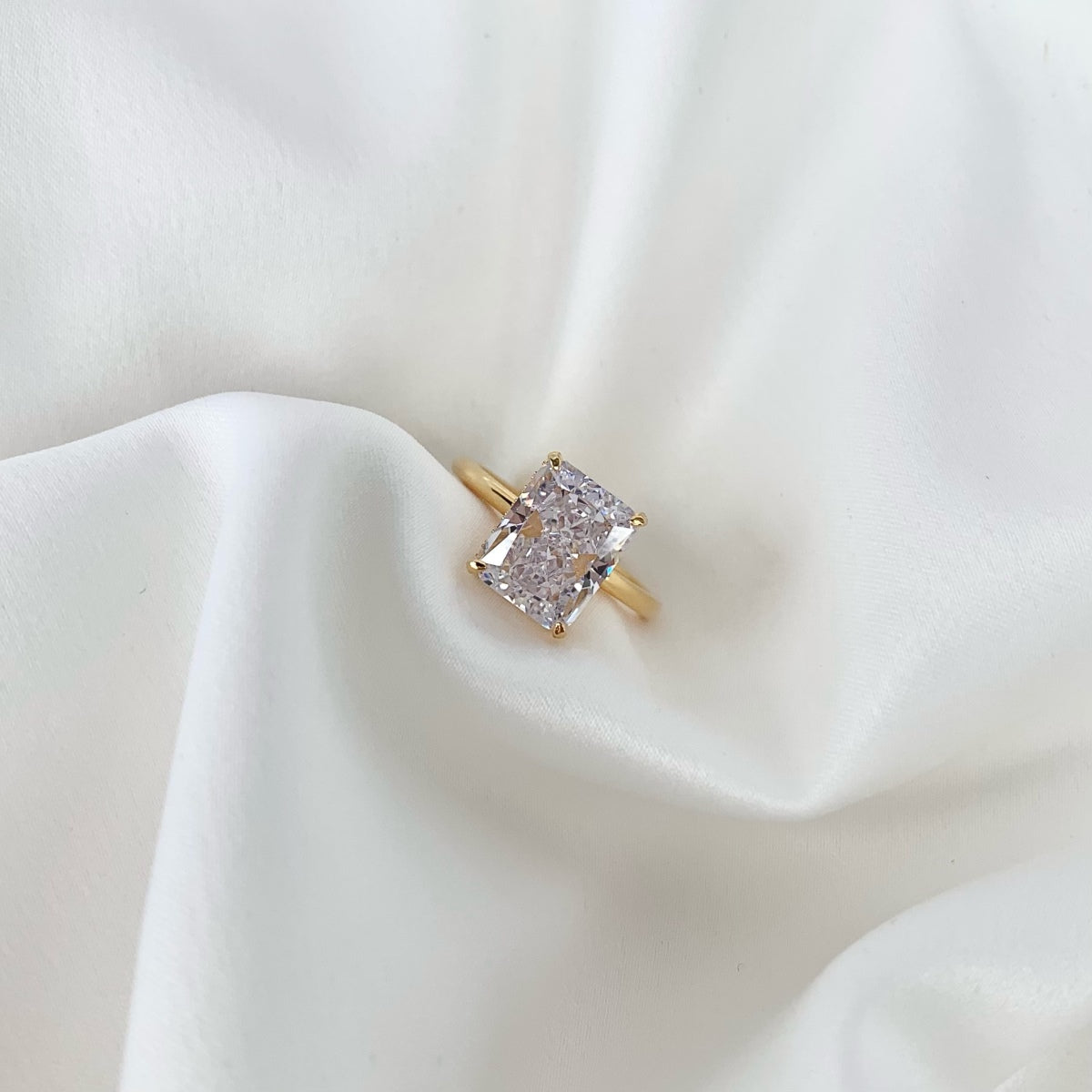 [Regalia jewelry]4.0 Carat Ornate Enchanting Radiand Cut Banquet Ring