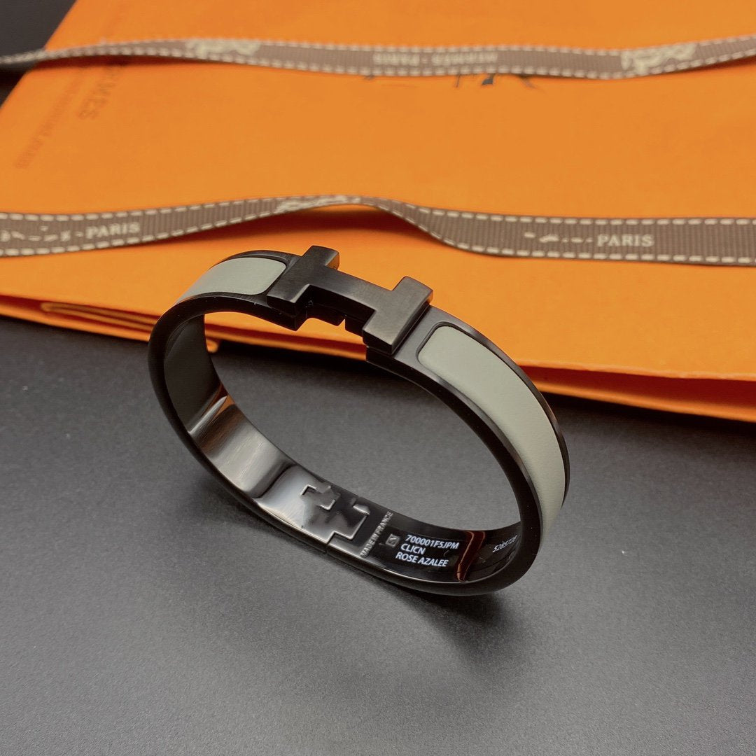 [Regalia jewelry]CLIC HM SO BLACK GREY BRACELET