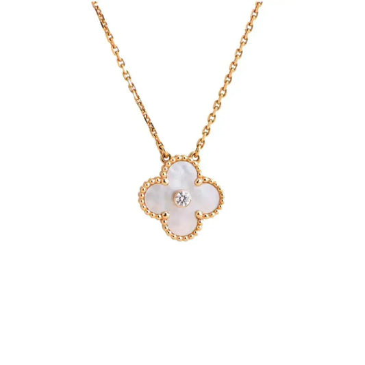 [Regalia jewelry]CLOVER 15MM DIAMOND WHITE FRITILLARIA NECKLACE